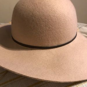 Women’s tan/brown floppy hat